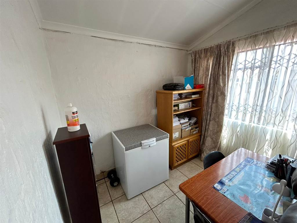 3 Bed House in Dobsonville photo number 14