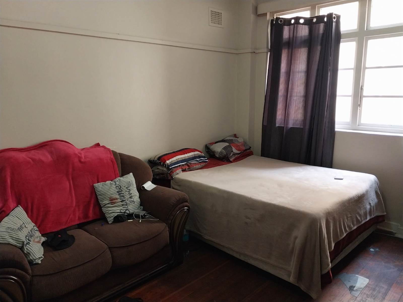 1.5 Bed Apartment in Durban CBD photo number 6