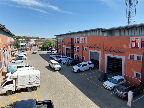 604  m² Industrial space