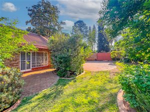 4 Bed House in La Montagne