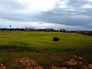 9039 m² Land available in Mooikloof Glen
