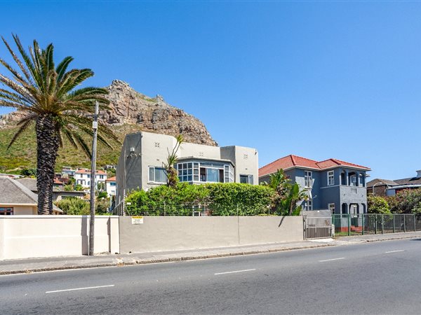 6 Bed House in Muizenberg