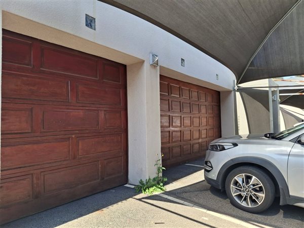 5 Bedroom House 5 Bedroom House
