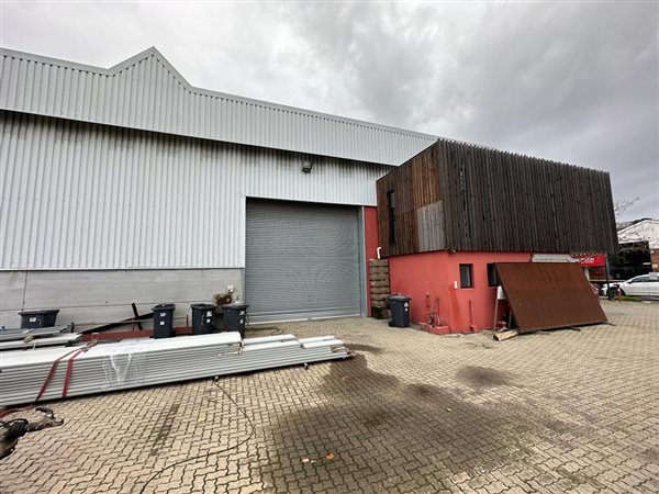 1920  m² Industrial space in Triangle Farm