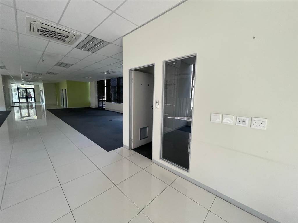 100  m² Commercial space in Parkhaven photo number 10