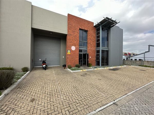 409  m² Industrial space