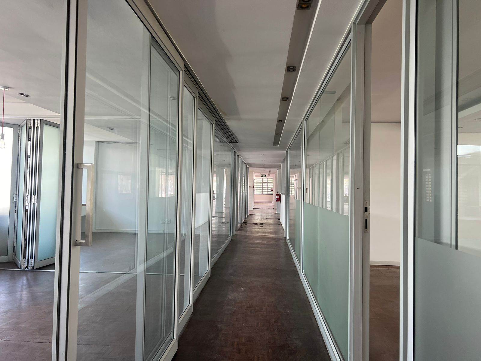 551  m² Commercial space in Parktown North photo number 2