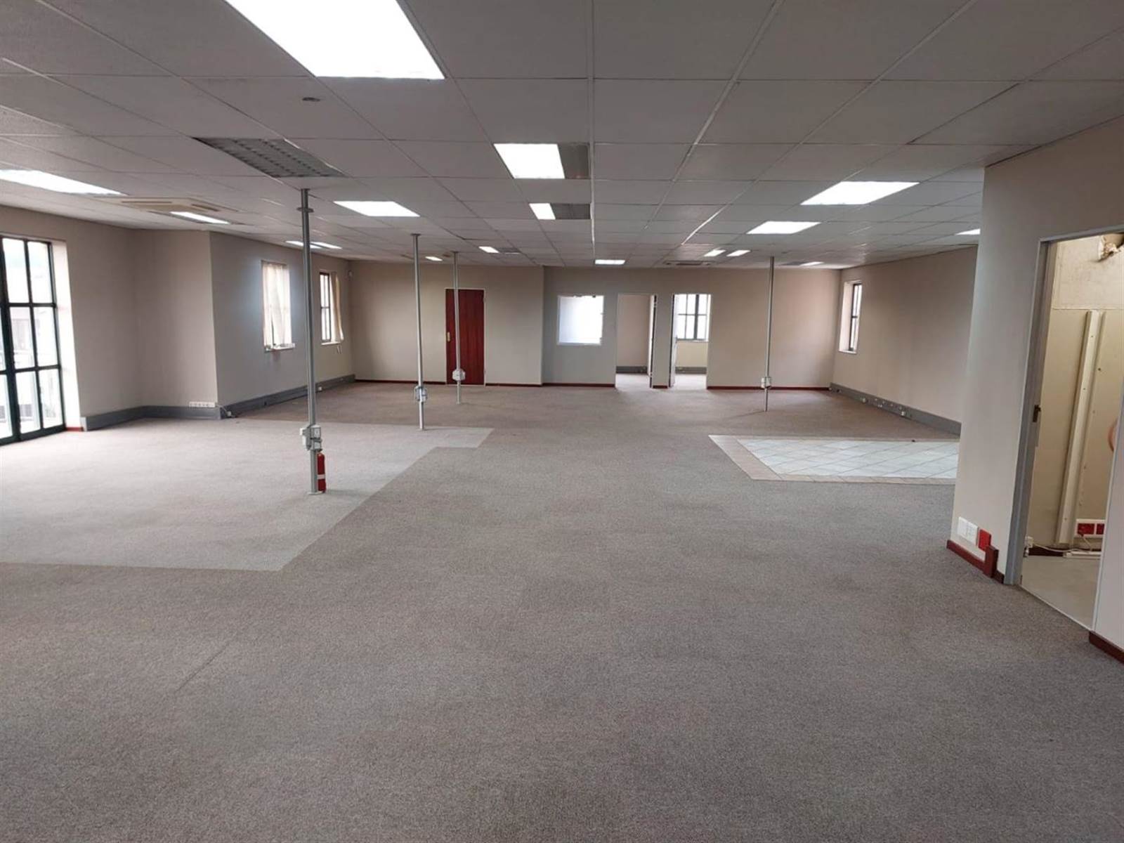 336  m² Commercial space in Bryanston photo number 1
