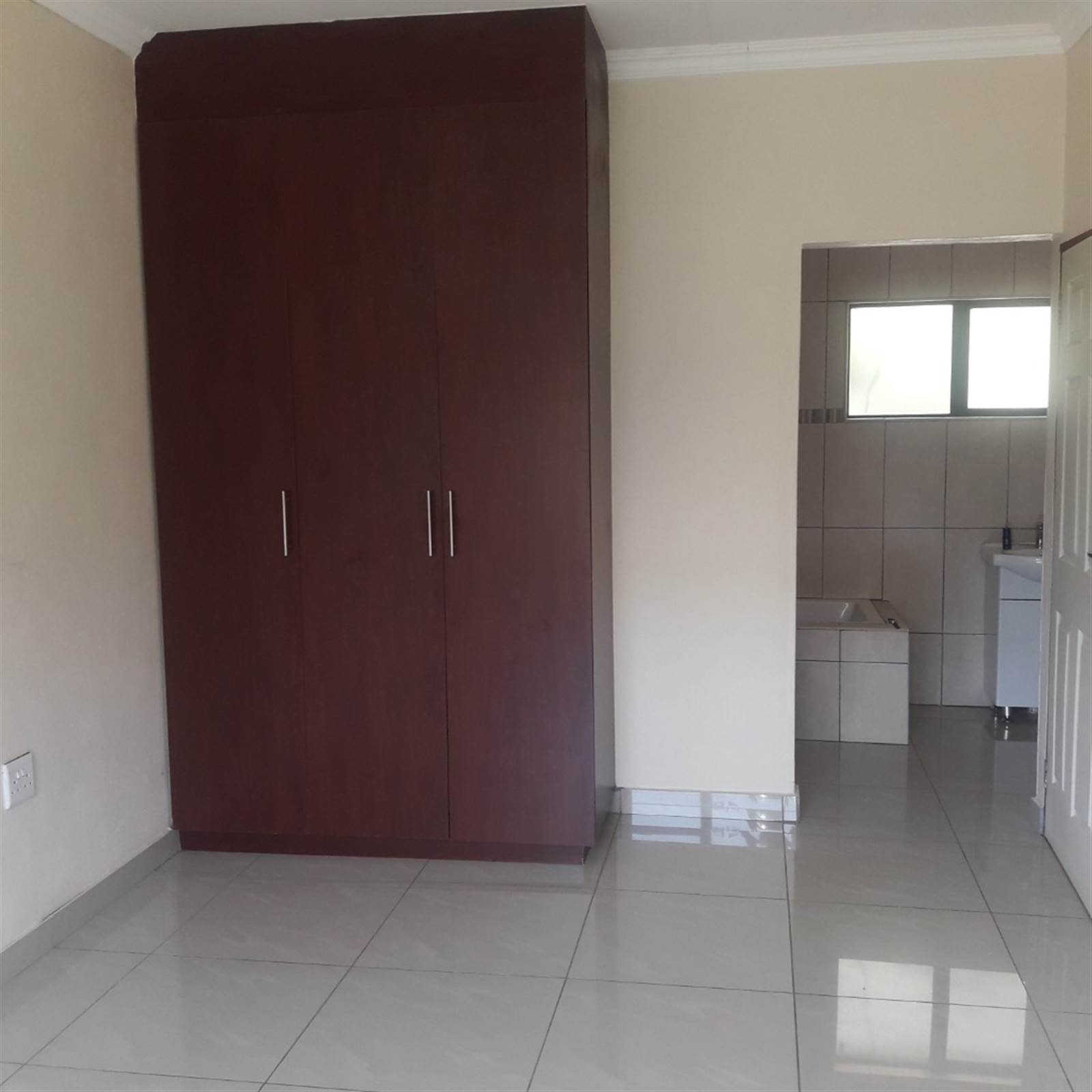 3 Bed Townhouse in Louis Trichardt photo number 6