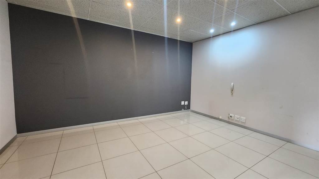 243  m² Commercial space in Centurion CBD photo number 3