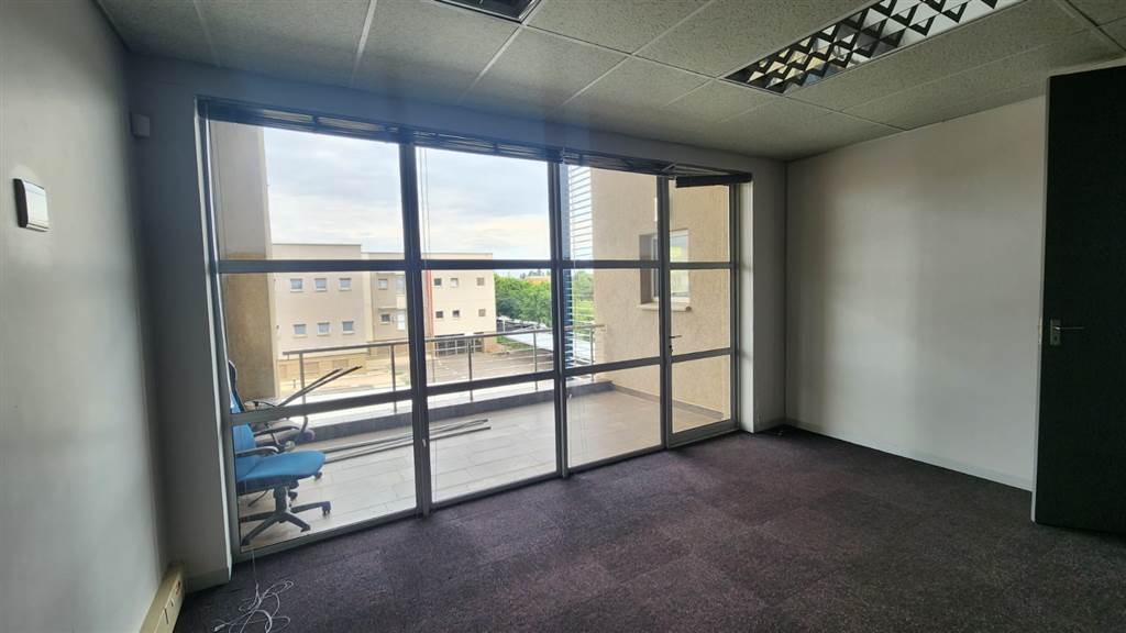 243  m² Commercial space in Centurion CBD photo number 18