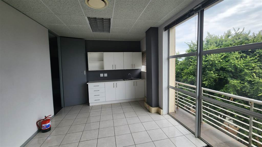 243  m² Commercial space in Centurion CBD photo number 19