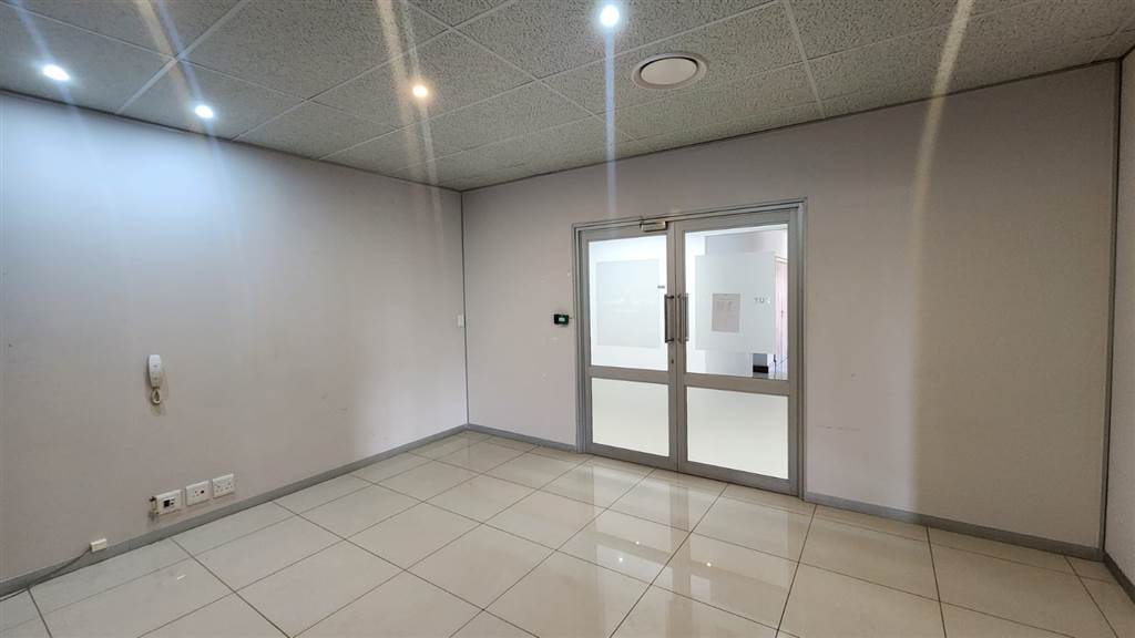 243  m² Commercial space in Centurion CBD photo number 4