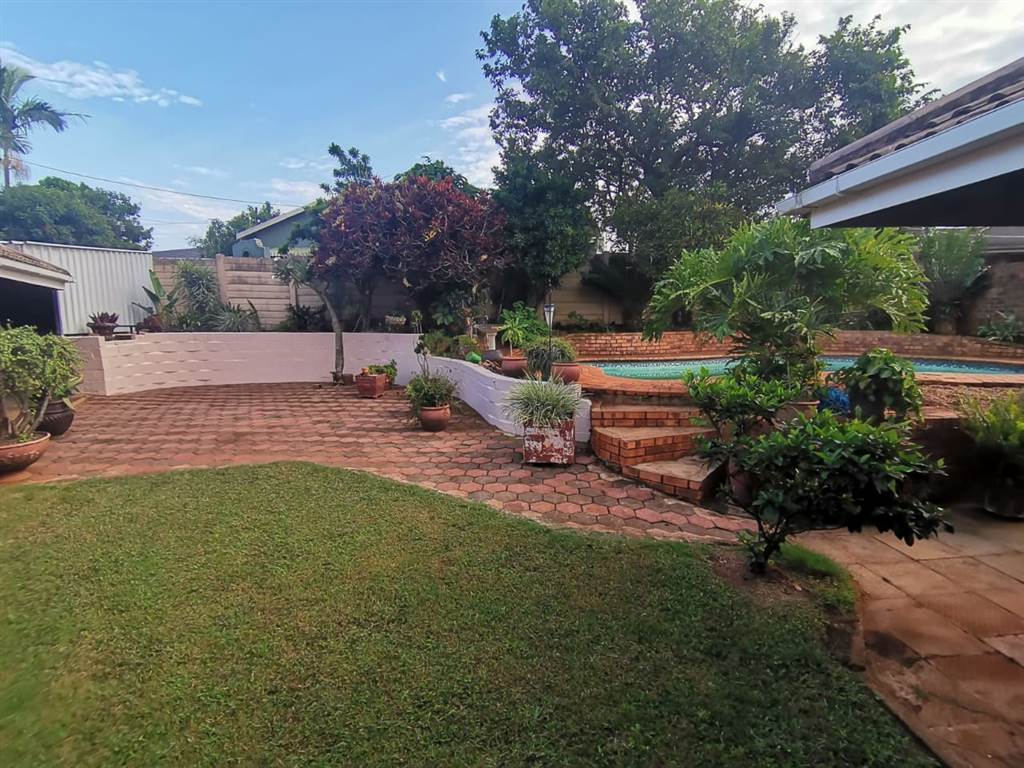 4 Bed House in Empangeni photo number 2