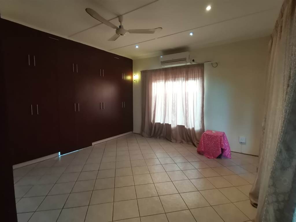 4 Bed House in Empangeni photo number 8