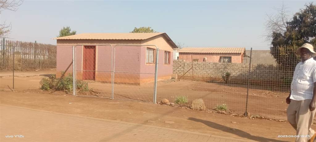 2 Bed House in Soshanguve photo number 9