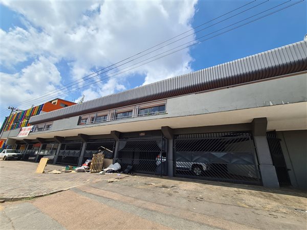 2 701  m² Commercial space