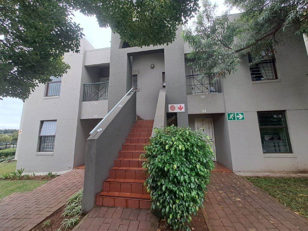 3 Bed Apartment in Marais Steyn Park photo number 1