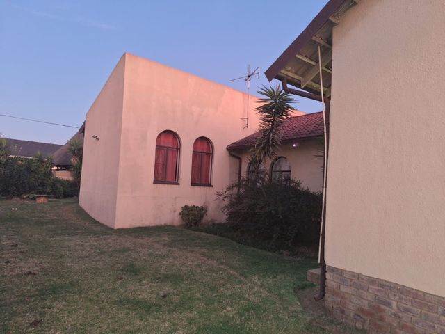 3 Bed House in Dalpark Ext 1 photo number 19