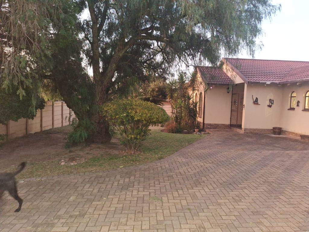3 Bed House in Dalpark Ext 1 photo number 29