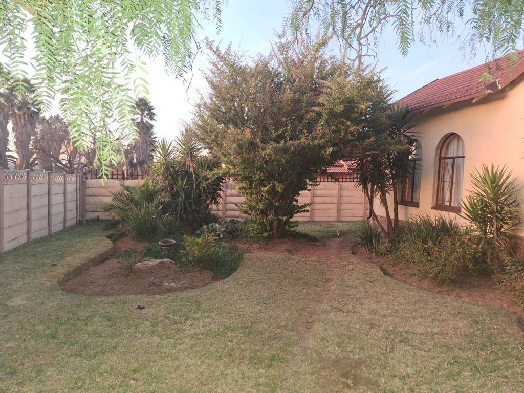 3 Bed House in Dalpark Ext 1 photo number 20
