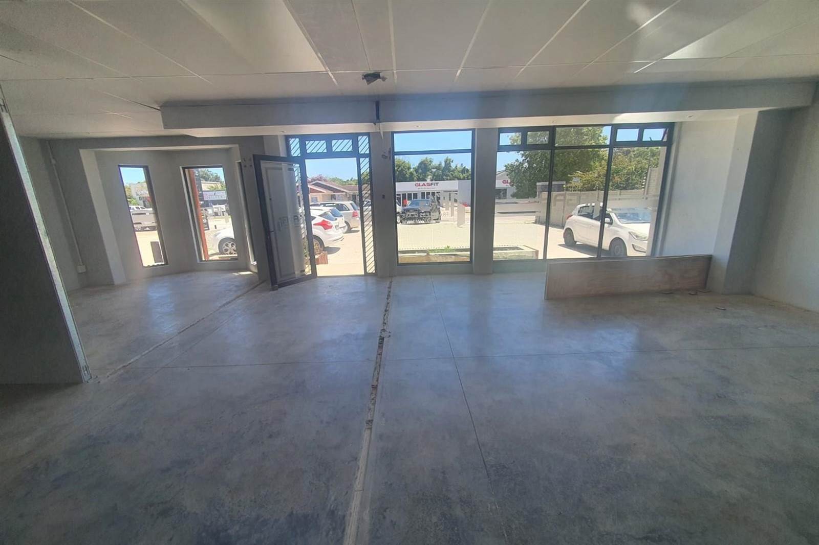 380  m² Commercial space in Walmer photo number 2