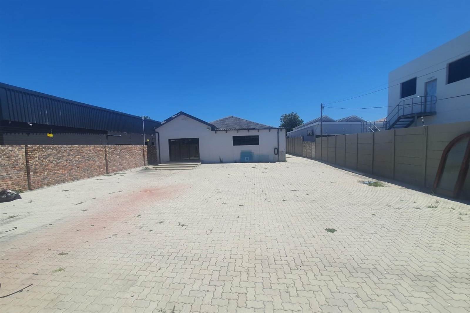 380  m² Commercial space in Walmer photo number 18