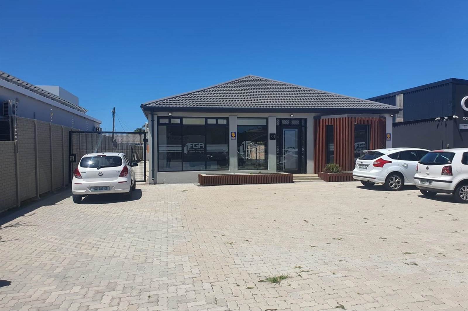 380  m² Commercial space in Walmer photo number 1