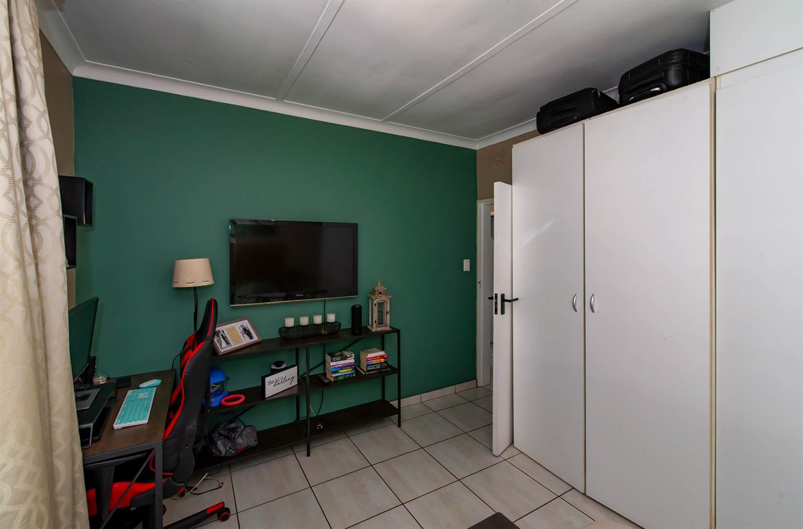 2 Bed Townhouse in Modderfontein photo number 14