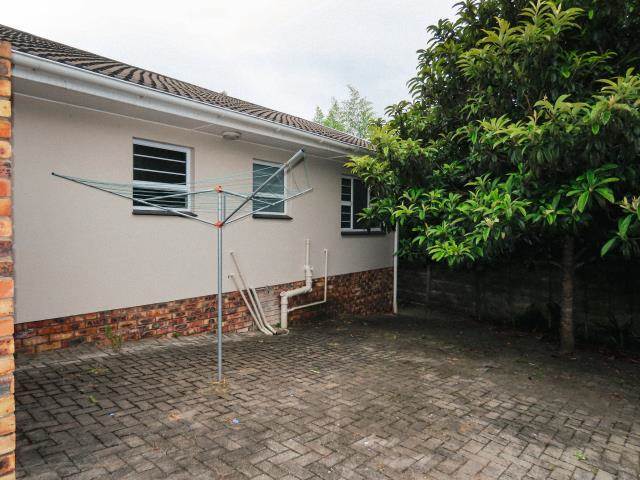2 Bed Townhouse in Beacon Bay photo number 18