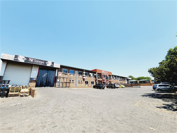 2800  m² Industrial space in North Riding