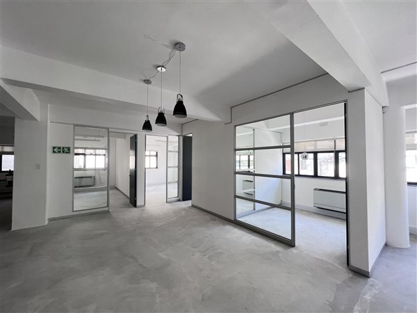 355  m² Commercial space