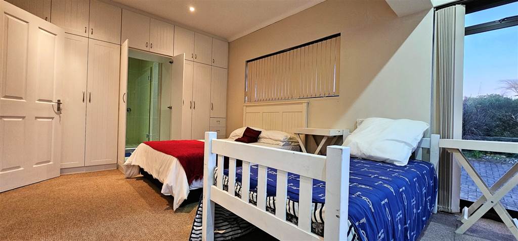 4 Bed House in Myburgh Park photo number 23