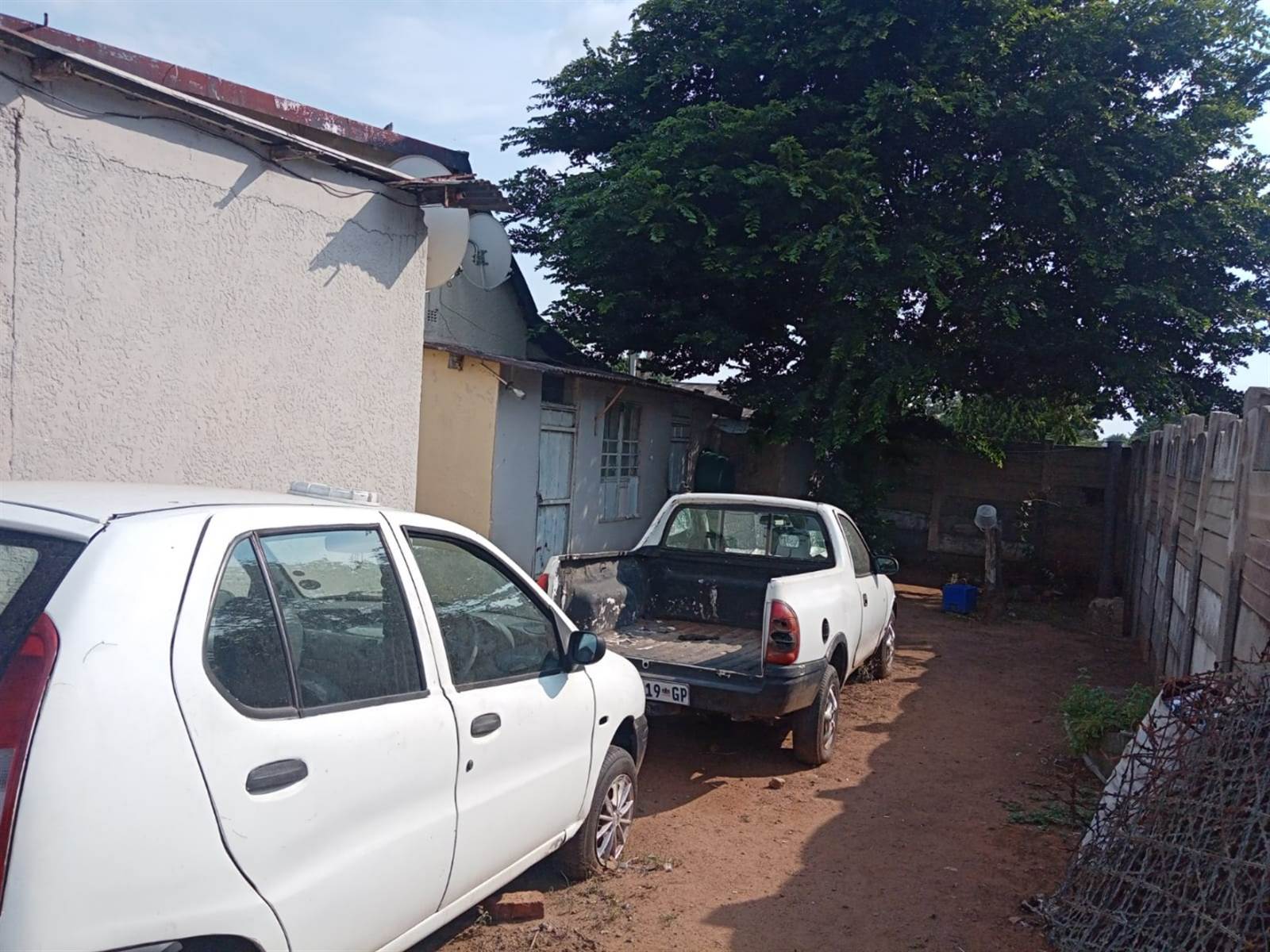 17 Bed House in Germiston Central photo number 10