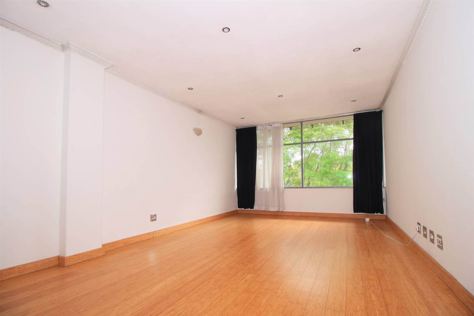 2 Bed Apartment in Sandown photo number 11