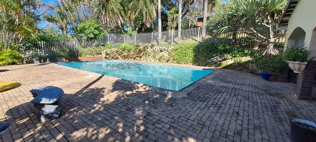 2 Bed Townhouse in Shelly Beach photo number 15