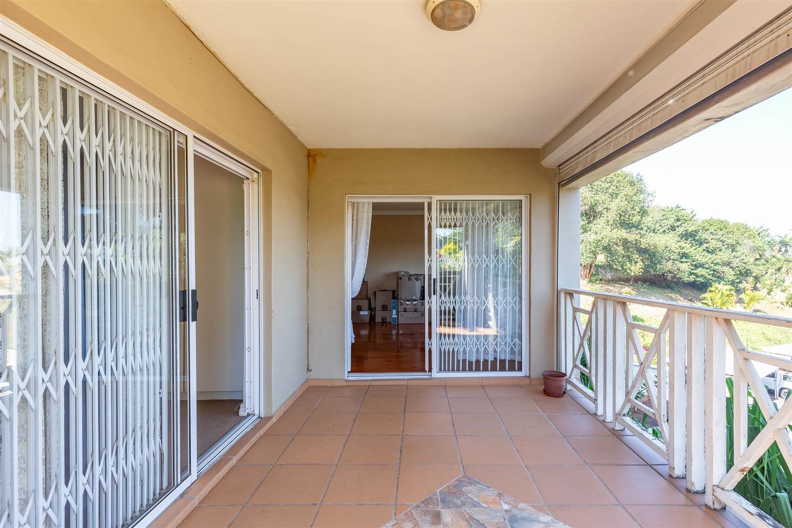 2 Bed Townhouse in La Lucia photo number 3