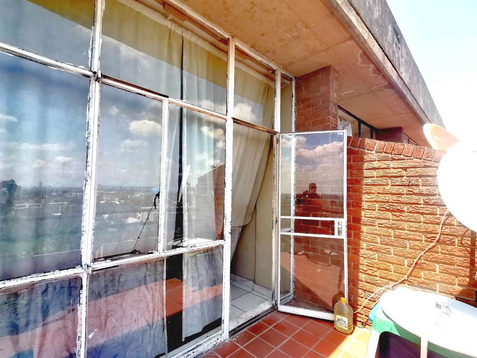 2 Bed Apartment in Yeoville photo number 18