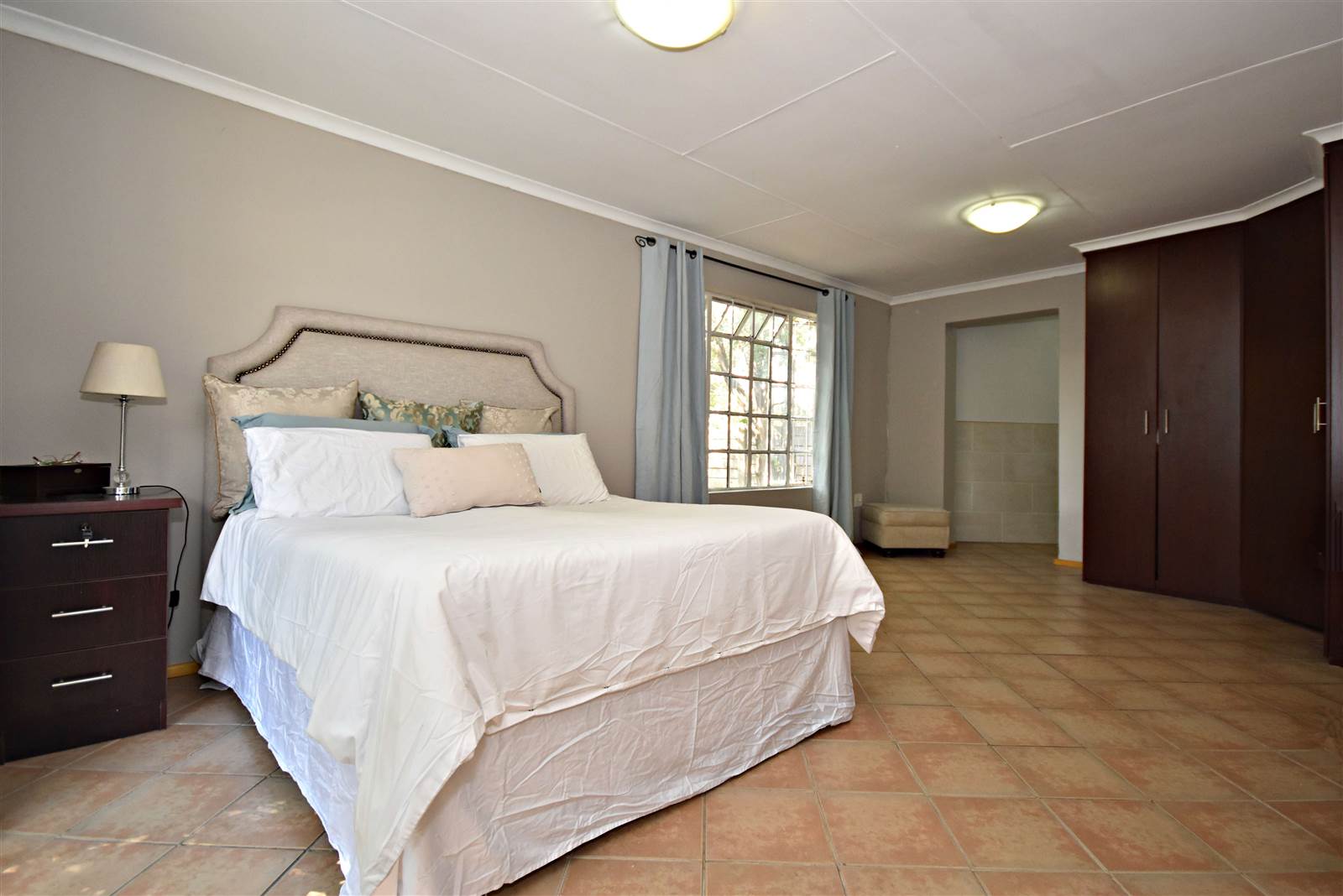 4 Bed House in Bloubosrand photo number 14