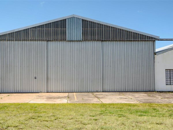 835  m² Commercial space in Port Alfred