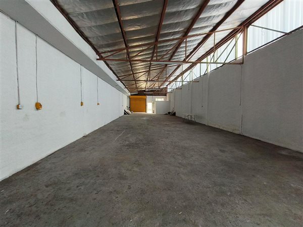 556  m² Industrial space