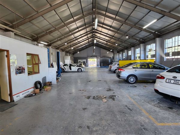 623  m² Industrial space