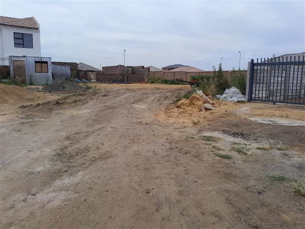 308 m² Land available in Secunda