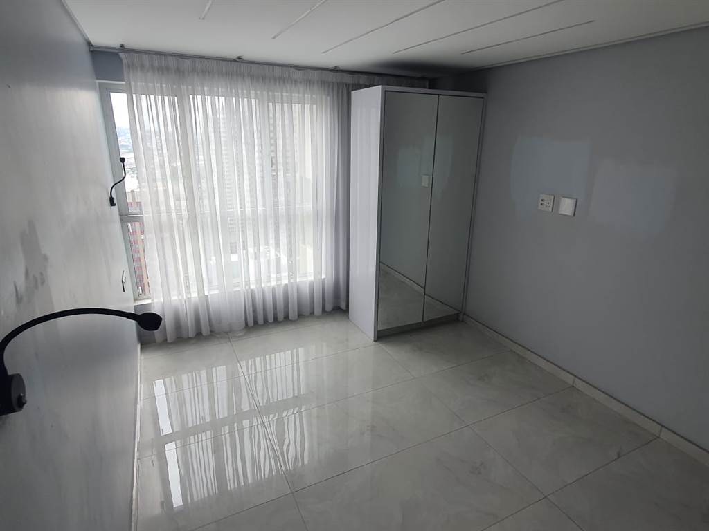 1 Bed House in Durban CBD photo number 10