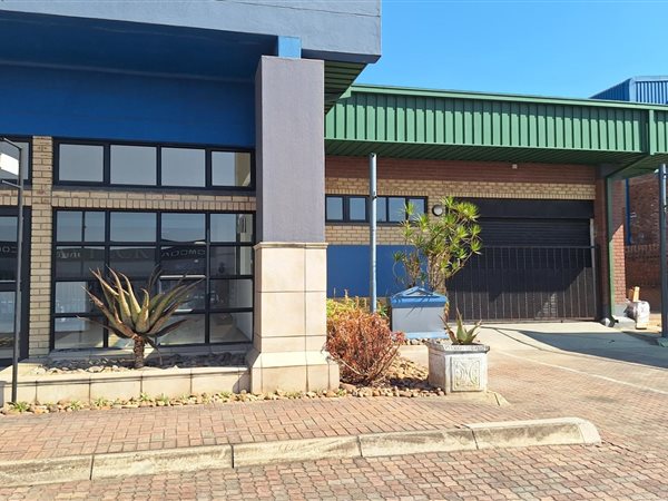 840  m² Commercial space