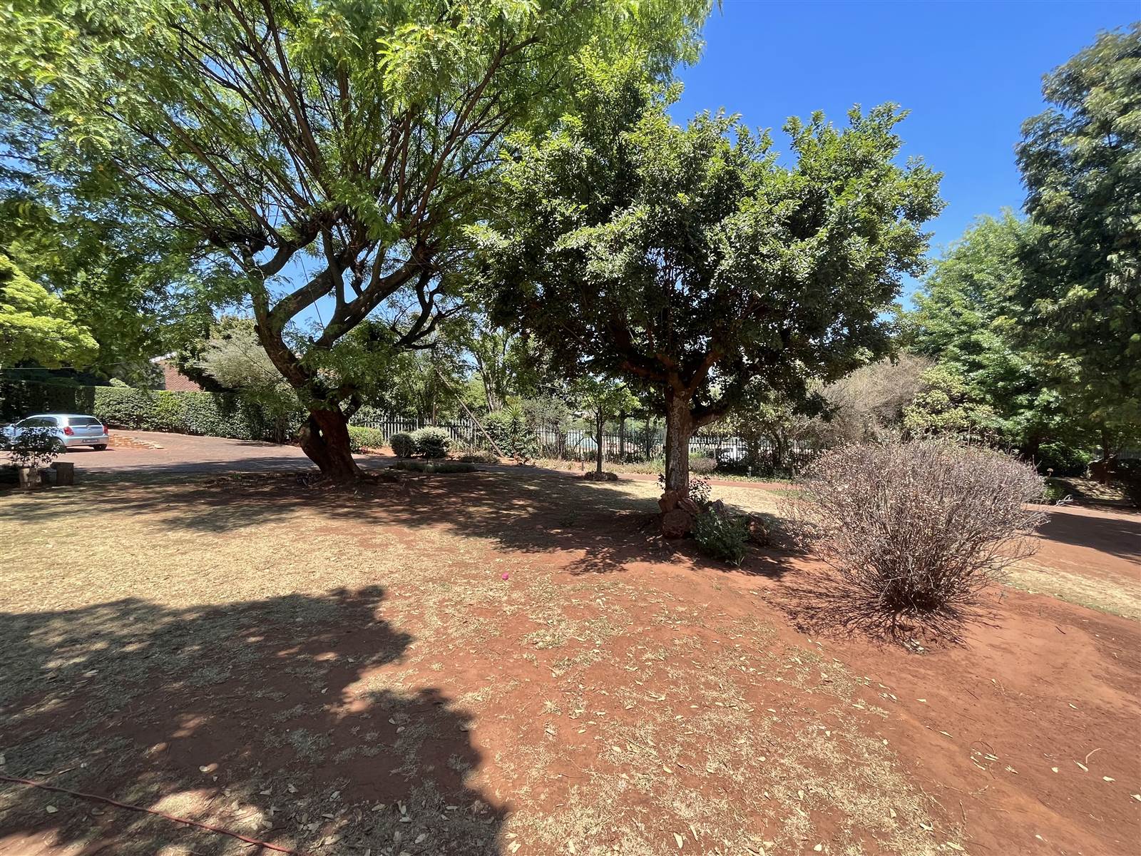 1000 m² Land available in Bedfordview photo number 7