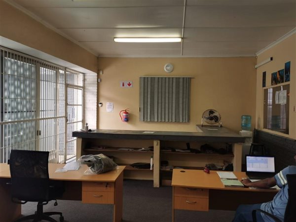 300  m² Office Space in Umbilo