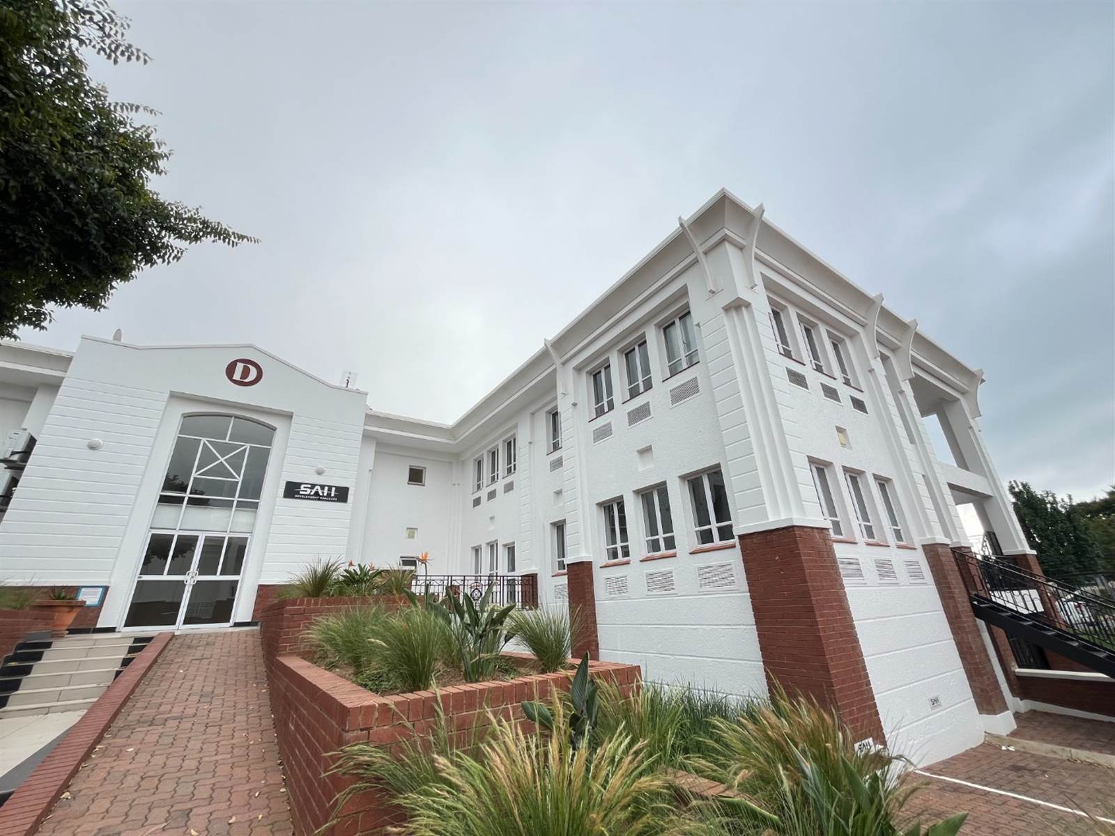 162  m² Commercial space in Bryanston photo number 1