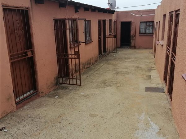 11 Bed House in Ivory Park