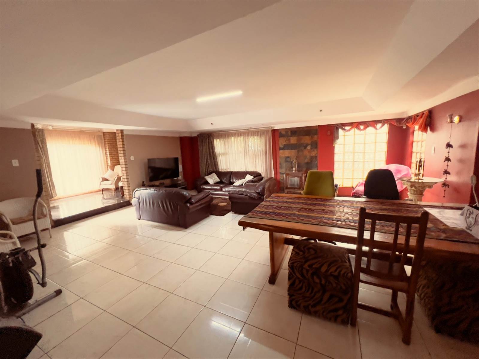 4 Bed House in Lenasia photo number 6